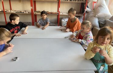 Keramická dílna 1.D – Vánoční tvoření s hlínou