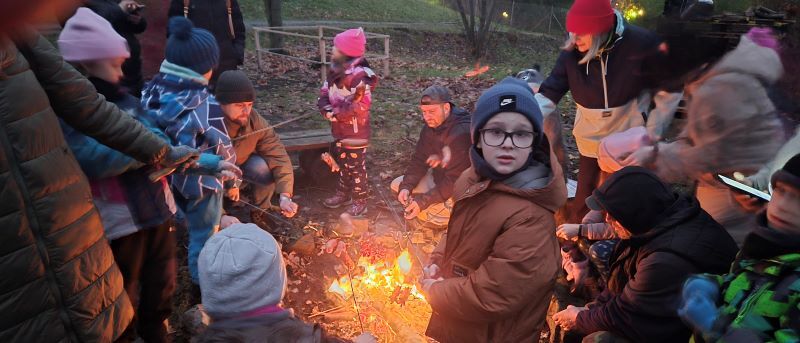 Mikulášské opékání vuřtů